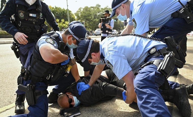 Australia begins seizing homes and bank accounts of covid rule breakers