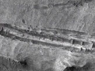 Crashed UFO spotted on the surface of Mars, NASA photo shows