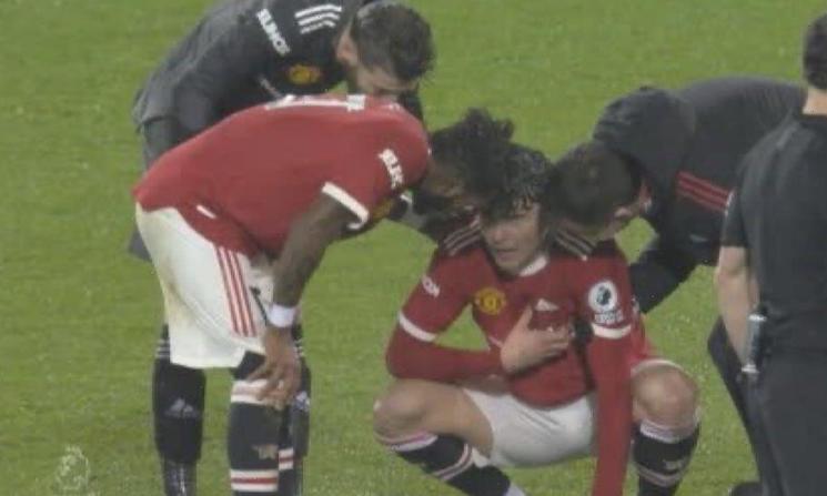 Manchester United player collapses with heart problems mid-game