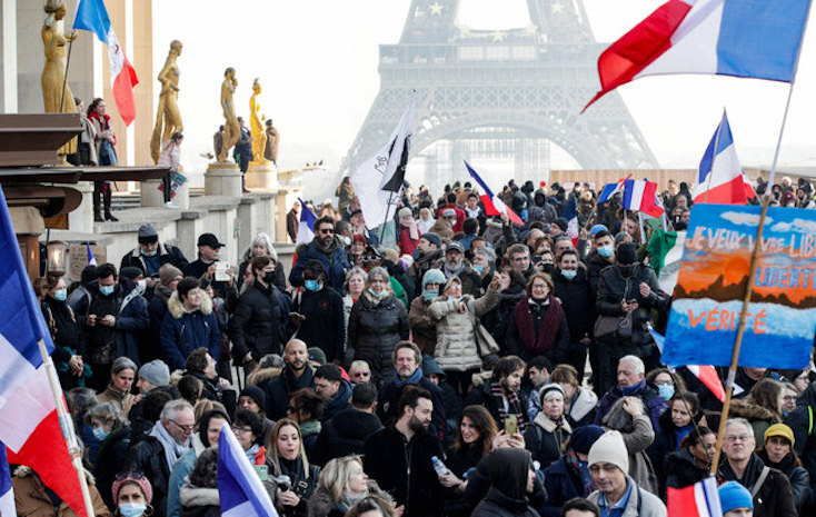 Hundreds of thousands of French residents protest the 'New World Order' in France as Covid narrative continues to crumble