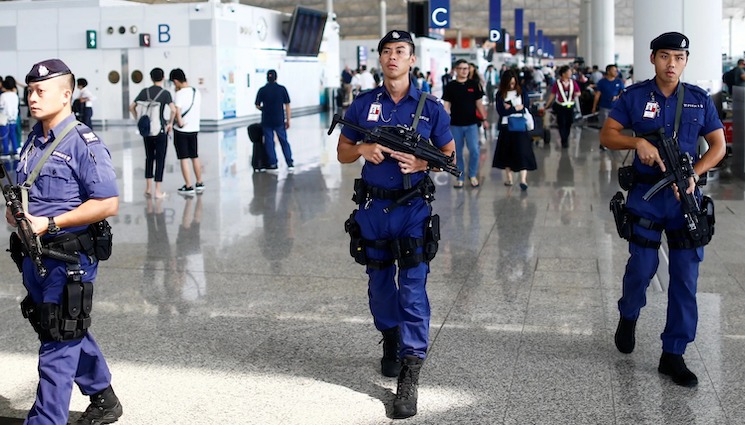 China is now banning US citizens from exiting their country - media blackout