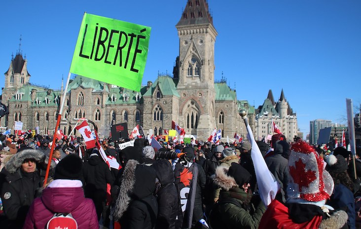 The patriotic and freedom-loving residents of Ottawa, Canada formed a human barricade yesterday to stop the Freedom Convoy Truckers from getting arrested and dispersed by police.