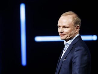 WEF says smartphones will be in people's bodies by 2030