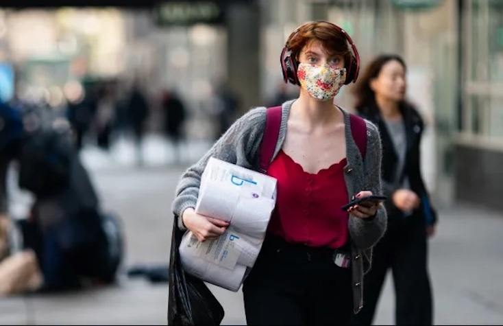 Fully jabbed reinstates masks as 6th covid wave hits city