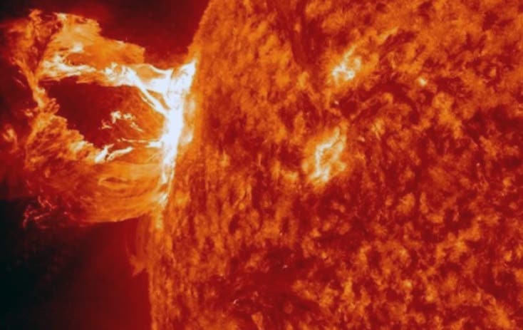 Cannibal coronal mass ejection heads towards Earth