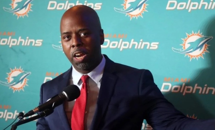 Fully jabbed NFL player drops dead 'suddenly and unexpectedly'