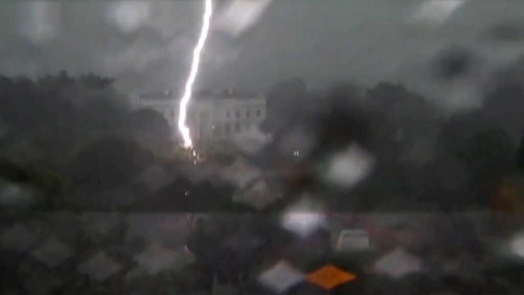 white house lightening