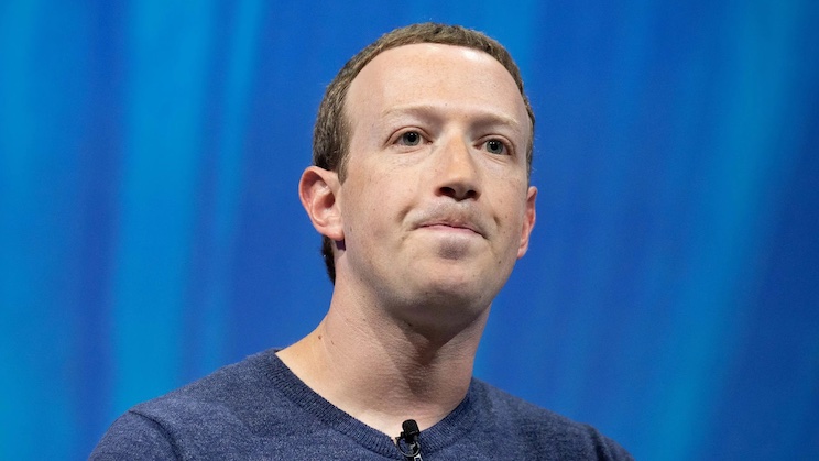 Facebook to remove religious and political views from users' profiles