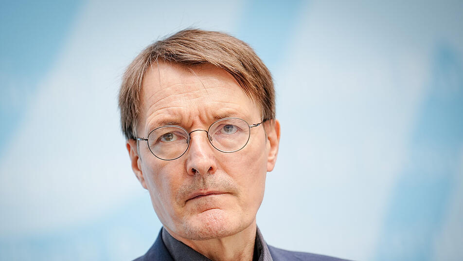 In a shocking revelation, German Health Minister Karl Lauterbach has publicly acknowledged that the federal government is well aware of the widespread injuries attributed to the COVID vaccine.