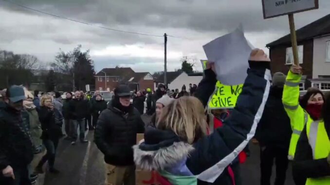 hotel assylum protesters