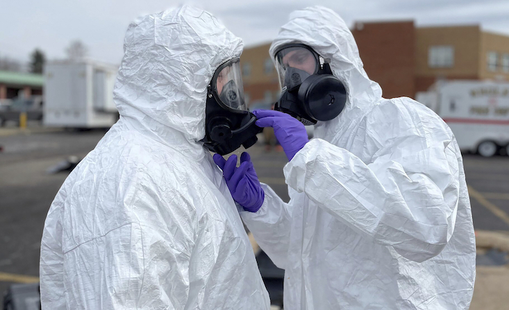 CDC says research tea studying Ohio spill are gravely ill