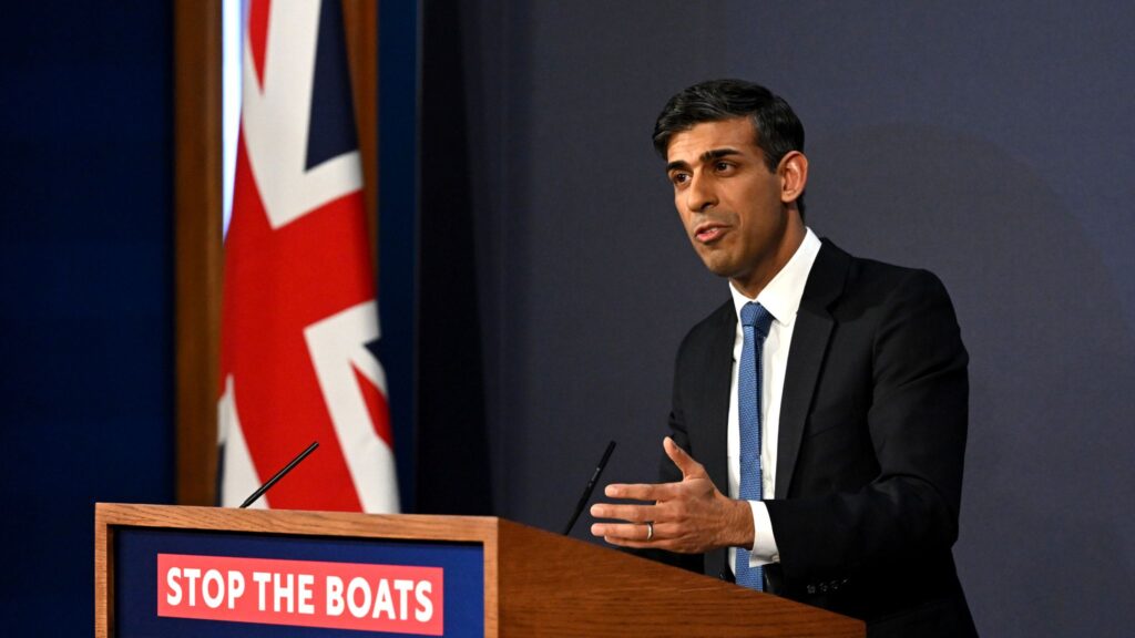 UK PM rishi sunak- migrants