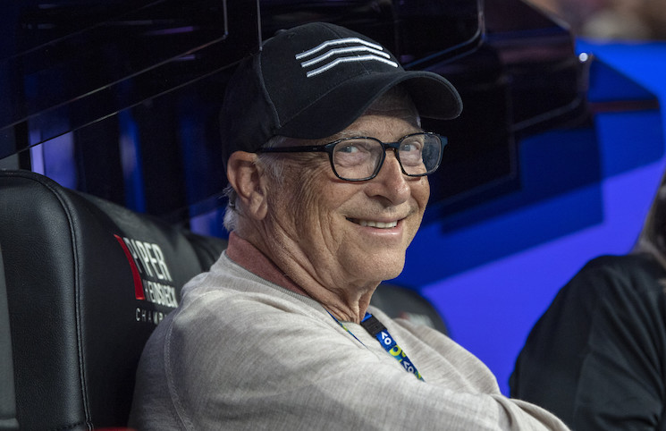 Bill Gates is the biggest funder of orchestrated disease outbreaks, Rand Paul warns