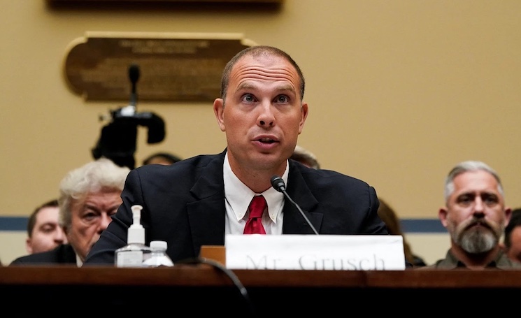 US military whistleblower says alien pilots have been recovered from UFO craft