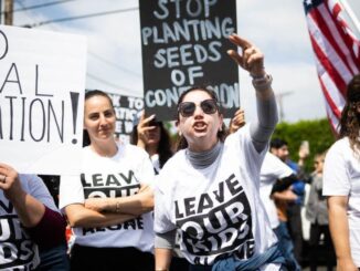 LA parent protest LGBT cirriculum