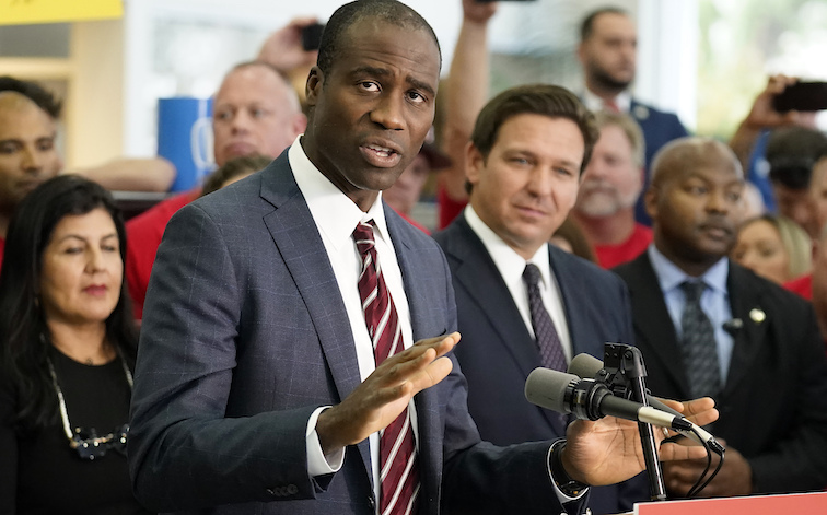 First U.S. health official urges public to avoid mRNA vaccines due to VAIDS risk