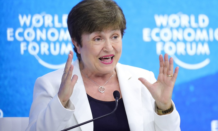 IMF orders world governments to ban physical cash