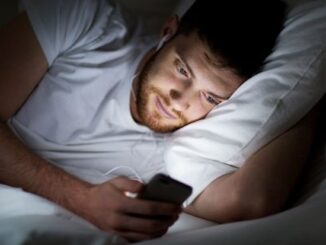 Study finds cellphone usage causing infertility epidemic among men