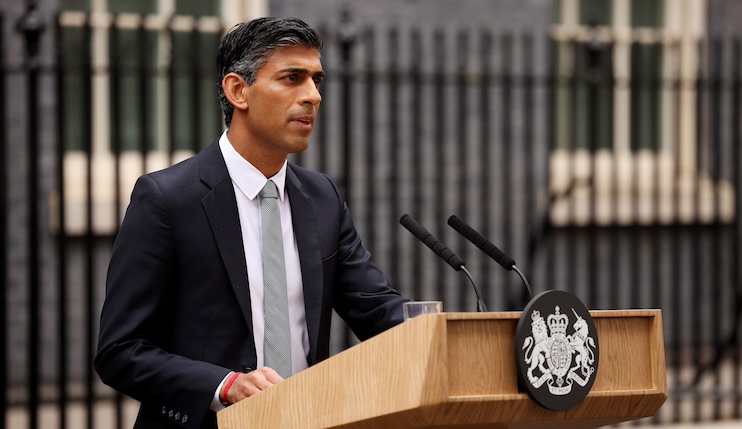 UK government urged to ban all Covid jabs