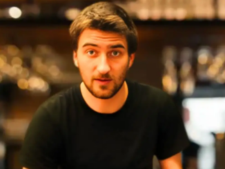 WEF-funded journalist who heavily pushed for vaxx-passports drops dead suddenly