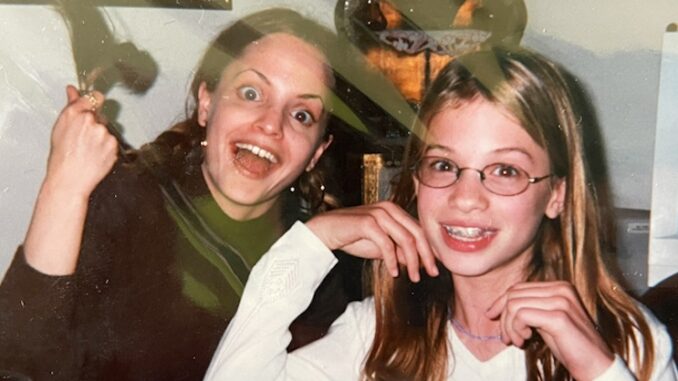 Mena Suvari’s exposes Satanic hollywood sex abuse rituals