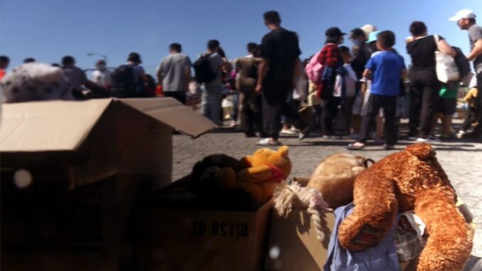 American General sounds the alarm on Chinese border invasion, saying they are all going to kill us.