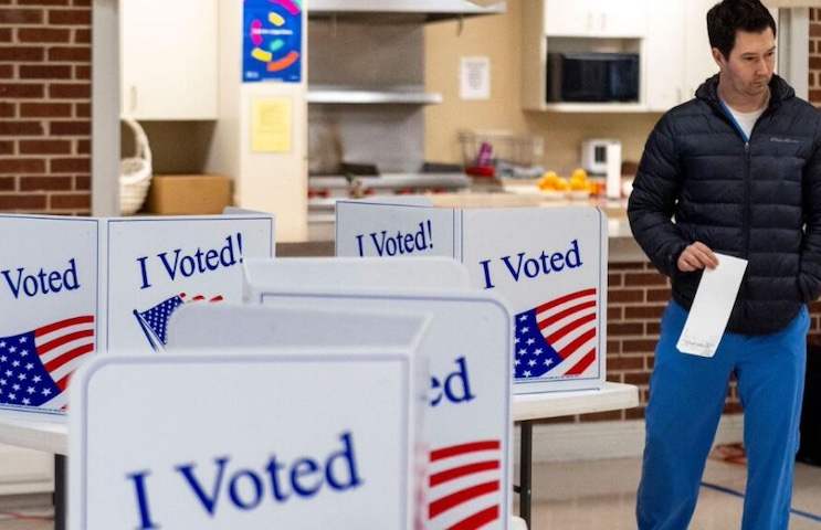 Thousands of Republican South Carolina voters were blocked from voting due to strange Internet outage.