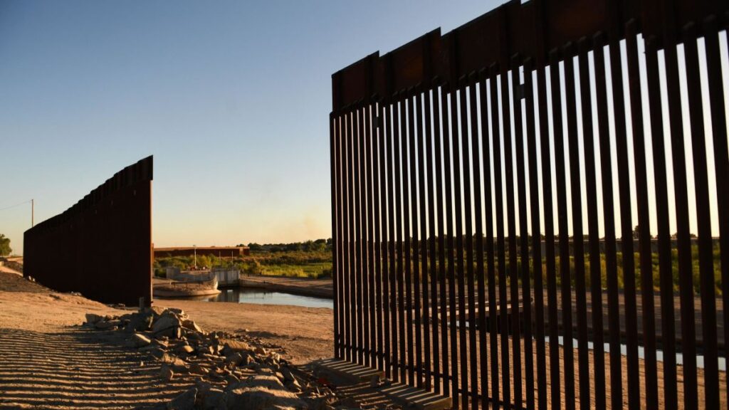 Arizona border wall gap