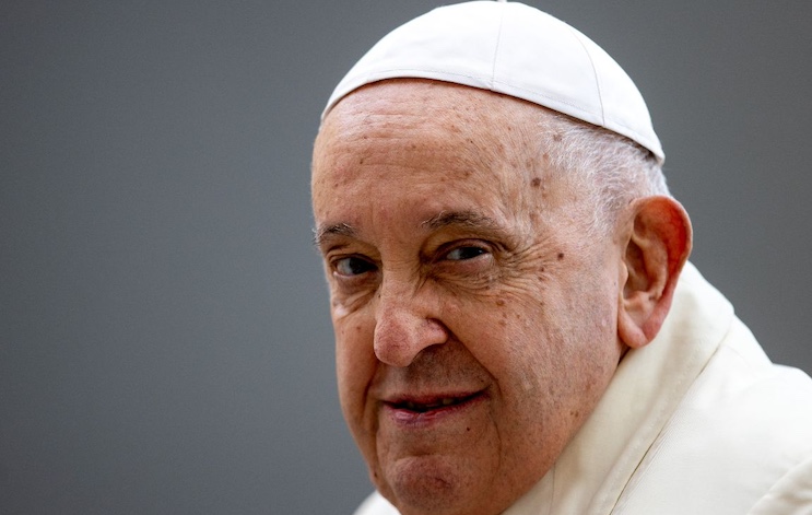 Pope Francis declares that God hates antivaxxers