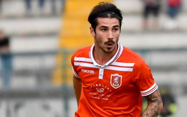 Another full vaxxed footballer dies mid game