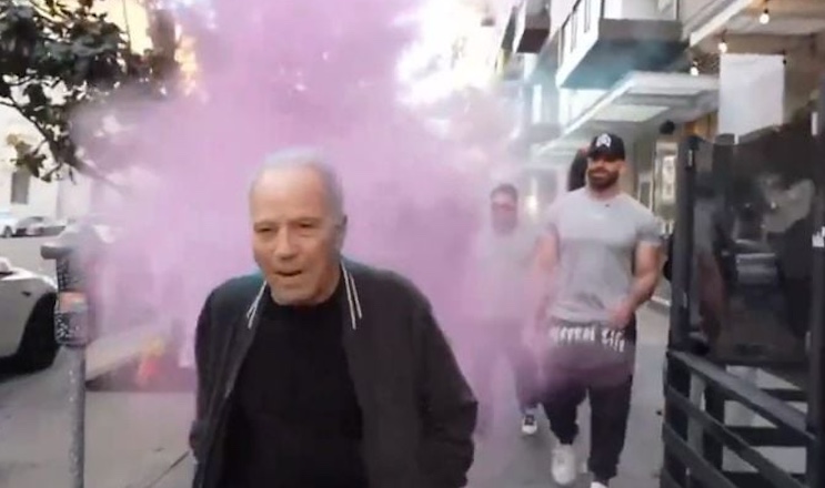 Citizen journalists catch top Hollywood producer attempting to rape a teenage girl.