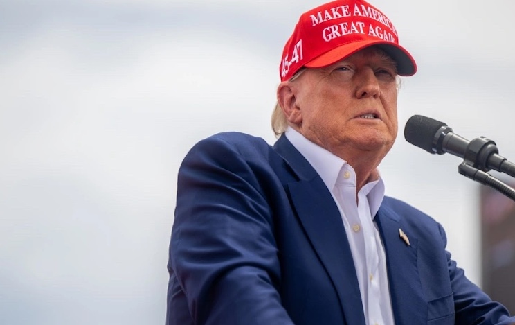 Trump says Biden admin funding and training ISIS.