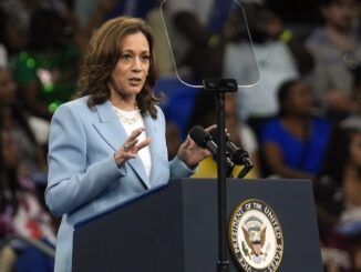 Thousands of attendees walk out of Kamala Harris rally.