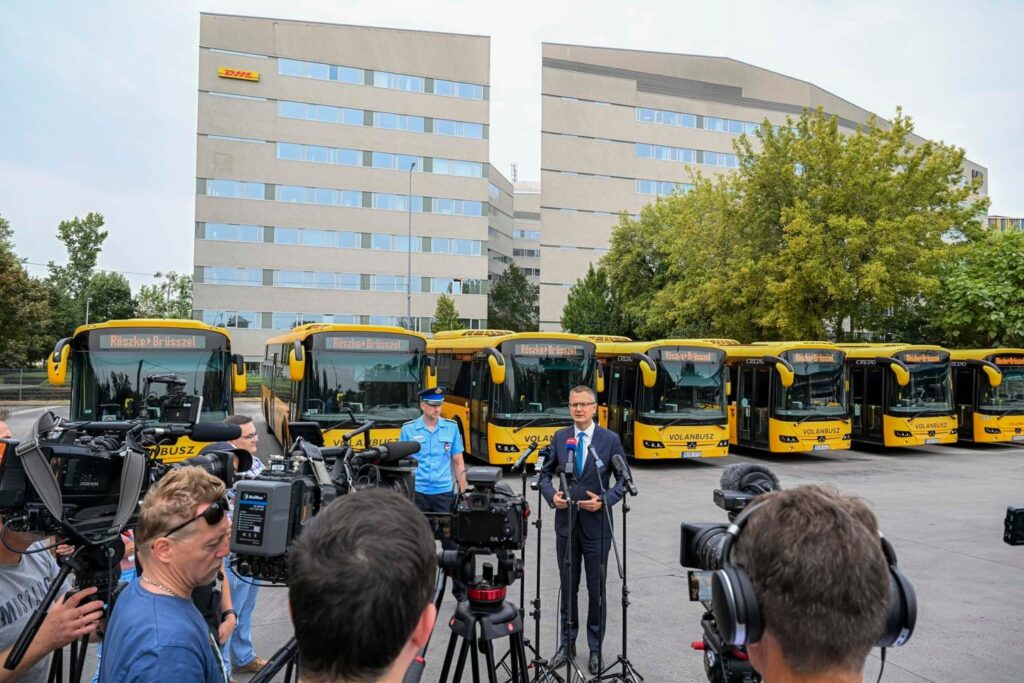 Hungary migrant buses