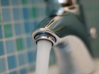 Over 100 million Americans exposed to deadly chemicals in tap water, study concludes.
