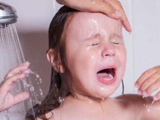 Common chemicals in Shampoos causing brain damage in young kids.