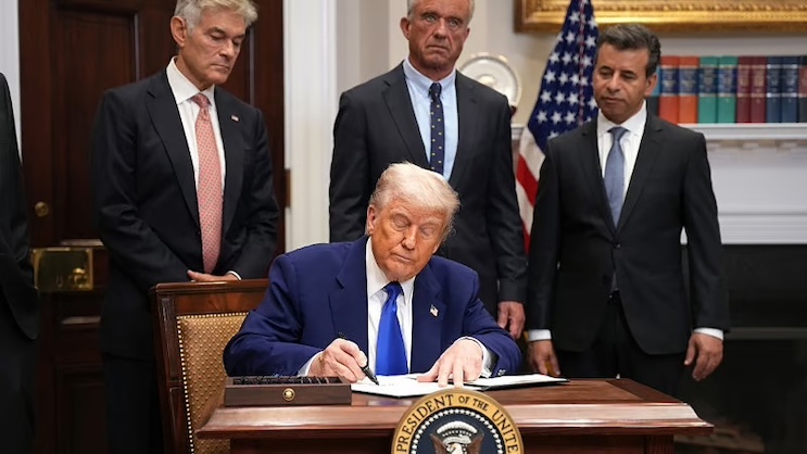 Trump Signs Executive Order Ending Big Pharma’s Incentive to Keep Americans Unhealthy