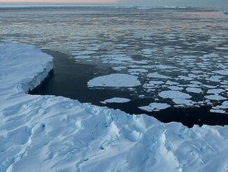 World's top scientists debunk climate change myth.