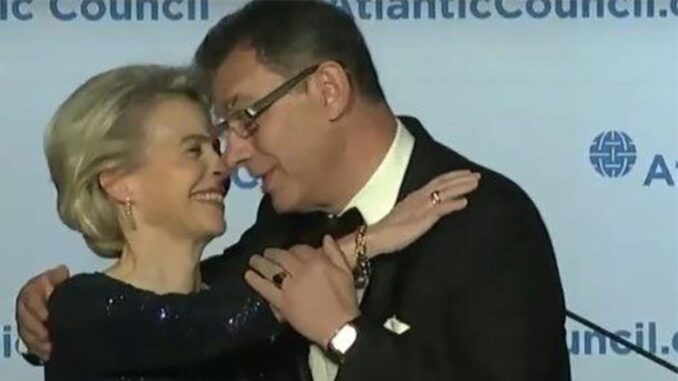 EU Chief and Pfizer CEO