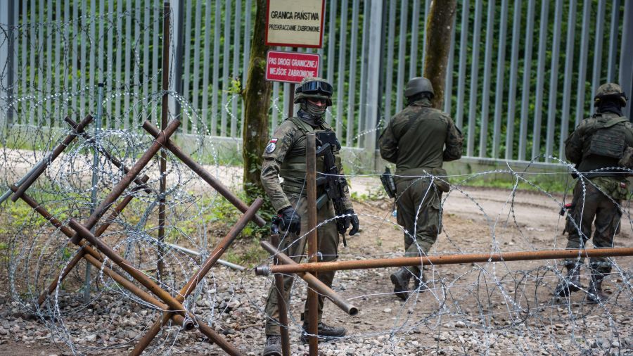 As Migrant Crisis Grows Poland Introduces Border Controls With Germany & Lithuania