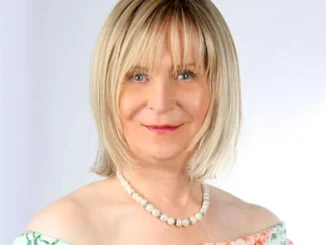 trans woman steph richards