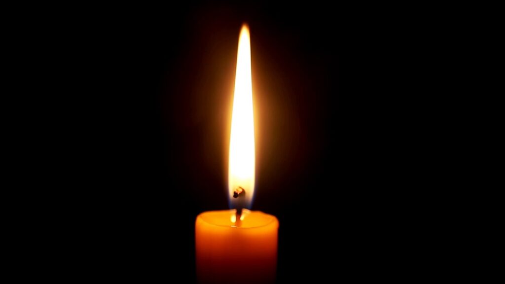 candle light dark